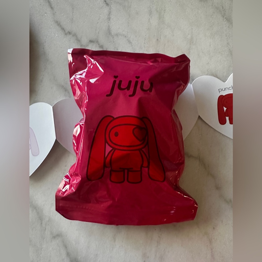 CJ Hendry JuJu-Mystery Box-Red Heart Collection - Picture 8 of 13